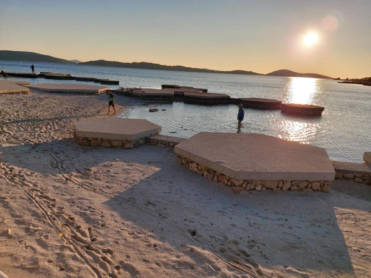 Apartman Arija-Pino Vodice Exteriör bild