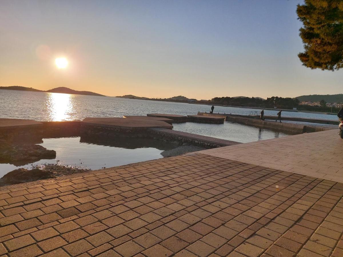 Apartman Arija-Pino Vodice Exteriör bild