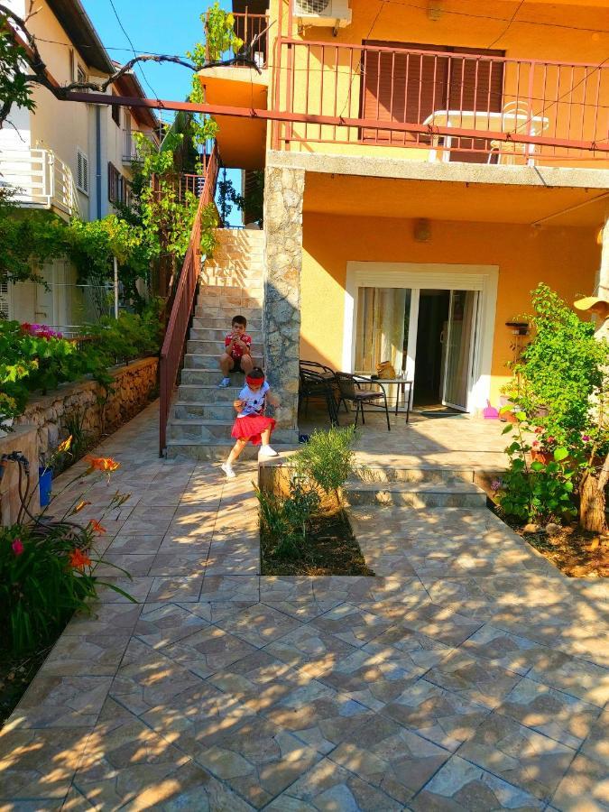 Apartman Arija-Pino Vodice Exteriör bild