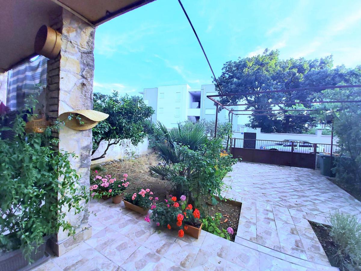Apartman Arija-Pino Vodice Exteriör bild
