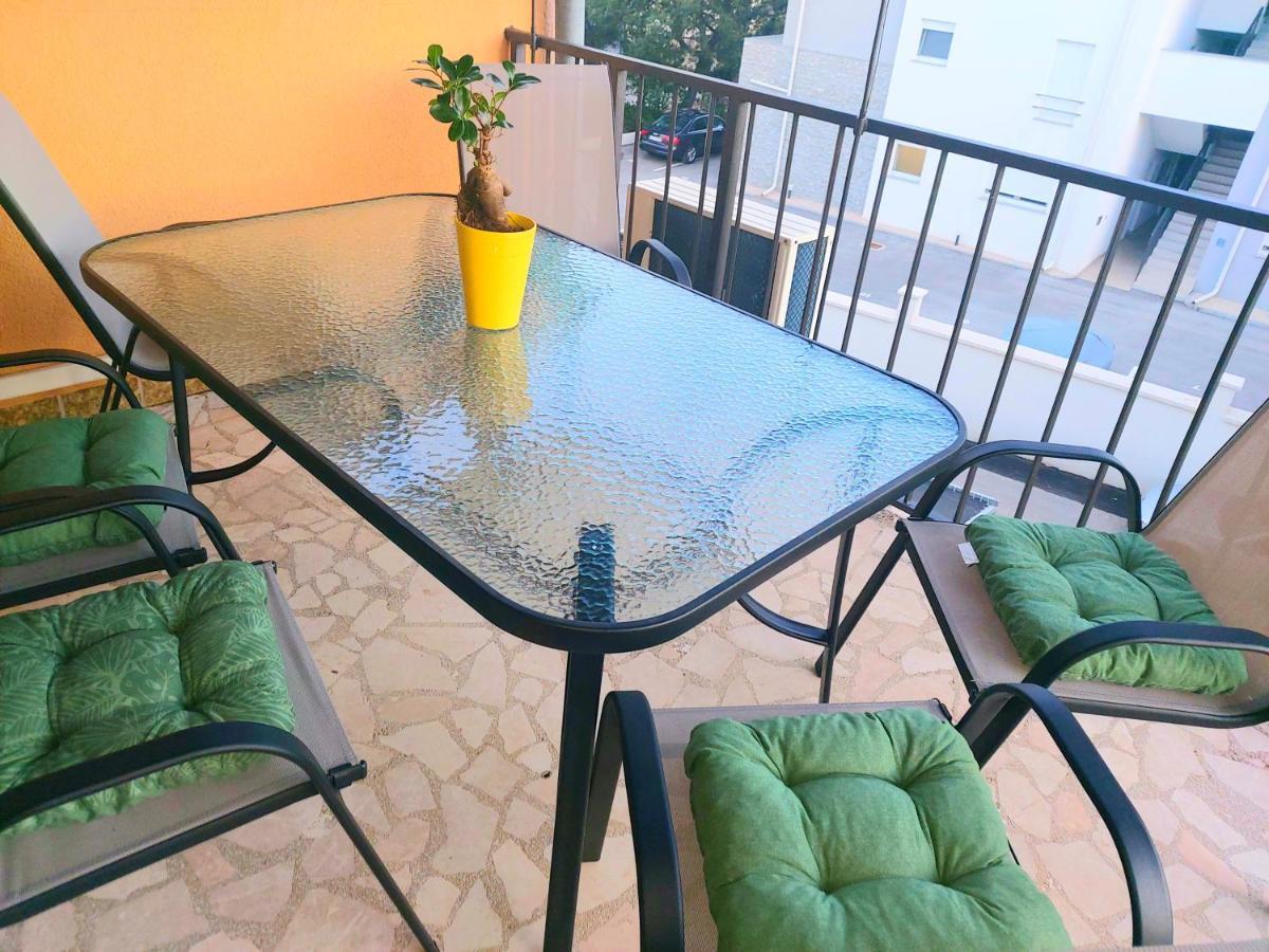 Apartman Arija-Pino Vodice Exteriör bild