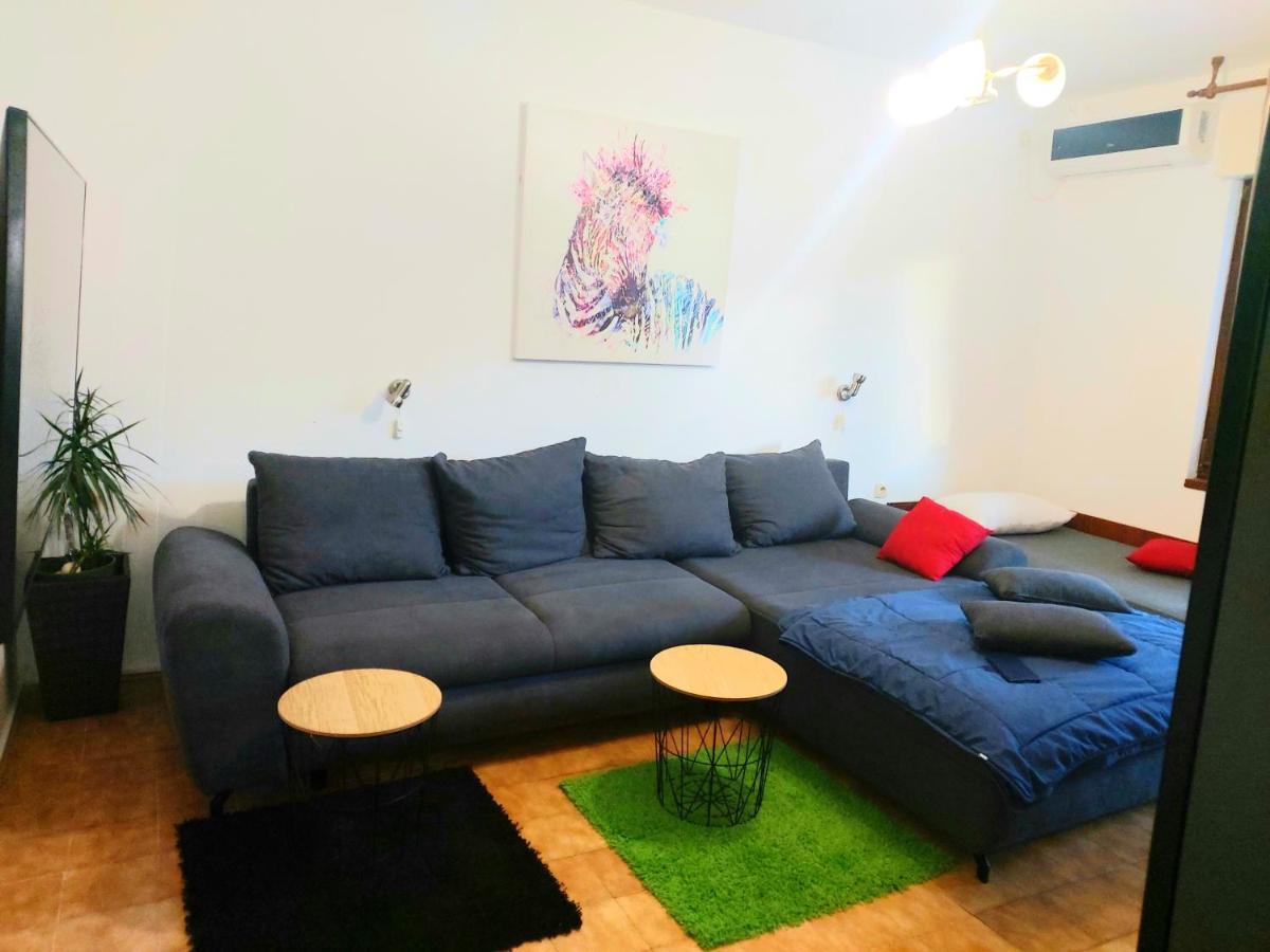 Apartman Arija-Pino Vodice Exteriör bild