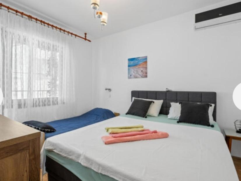 Apartman Arija-Pino Vodice Exteriör bild